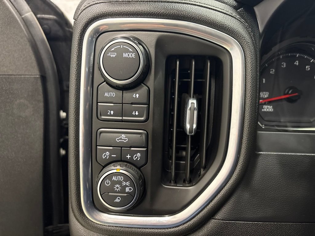 Used 2021 Chevrolet Silverado 1500 LT AWD/4WD image 27
