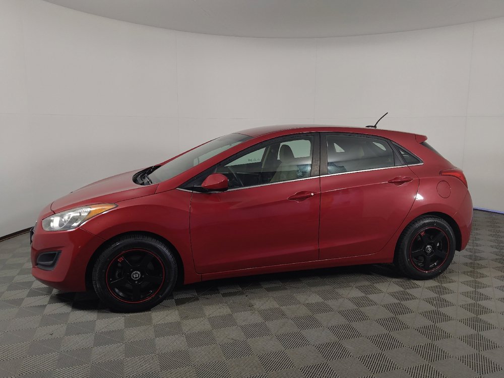Used 2016 Hyundai Elantra GT FWD image 2
