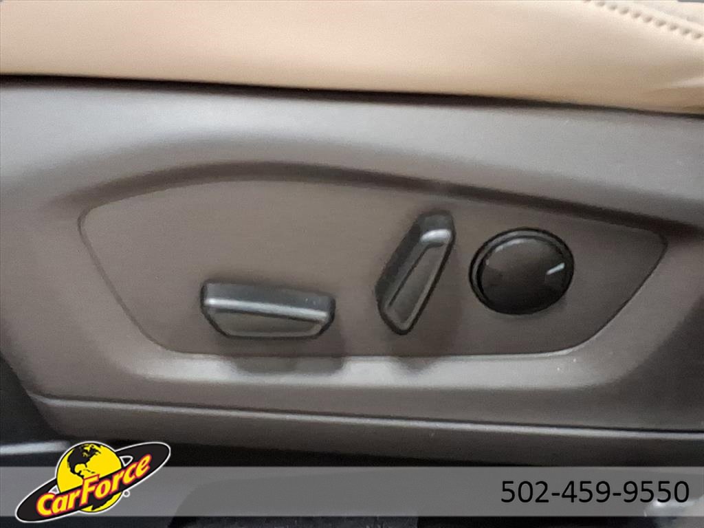 Used 2023 Ford Explorer Platinum w/ Technology Package image 13