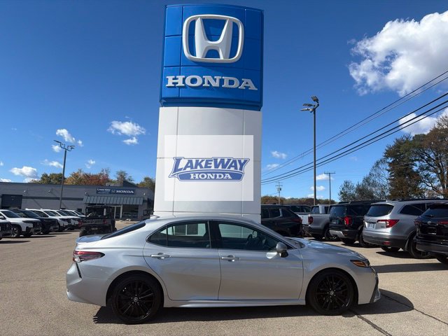 Used 2023 Toyota Camry XSE FWD image 1