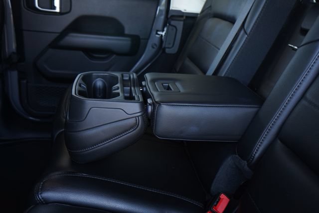 Used 2020 Jeep Wrangler Unlimited Sahara AWD/4WD image 25