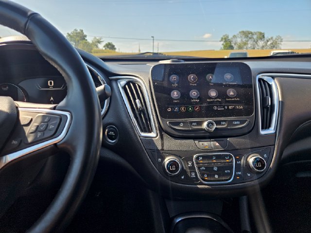 Used 2024 Chevrolet Malibu LT FWD image 17