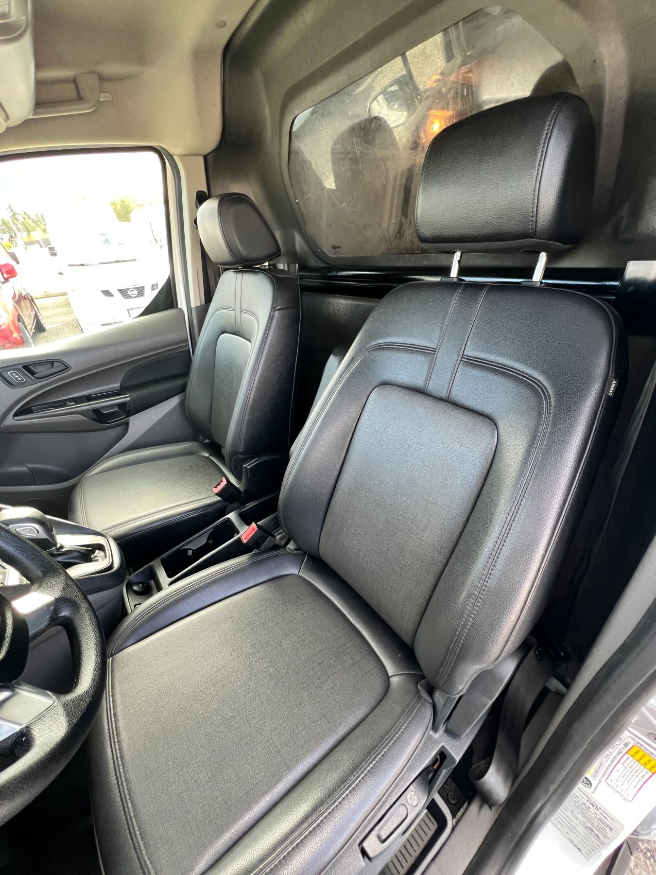 Used 2022 Ford Transit Connect XL image 11