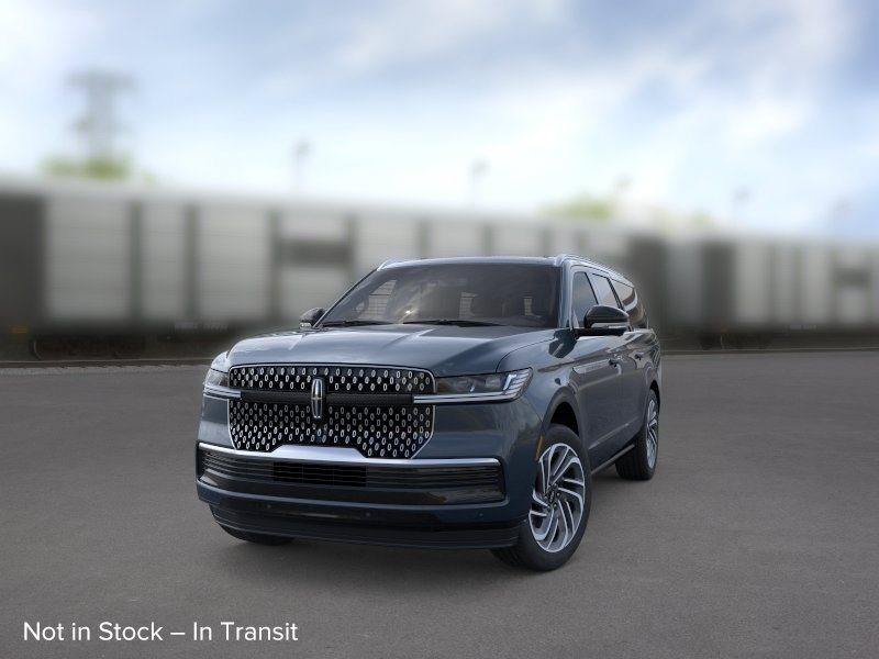 Certified 2026 Lincoln Navigator L Reserve AWD/4WD image 2