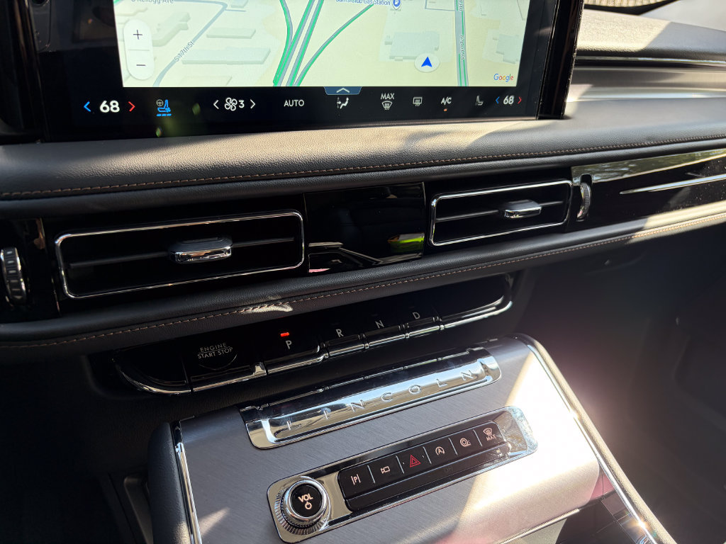 New 2027 Lincoln Aviator AWD image 38