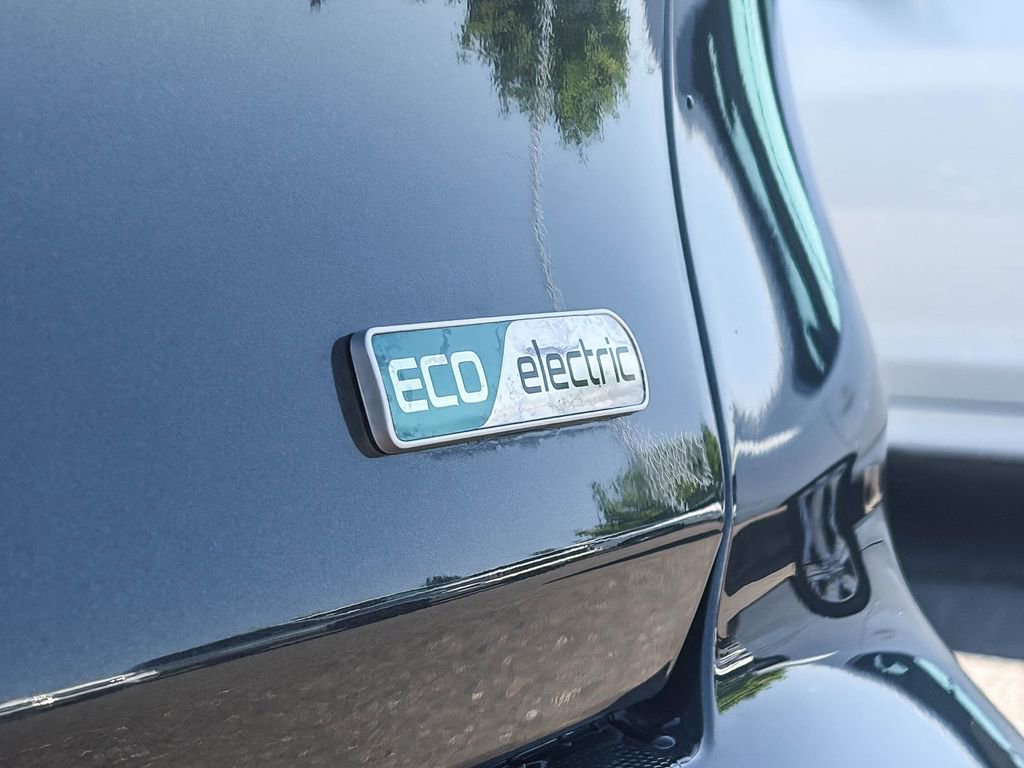 Used 2022 Kia Niro EX image 11