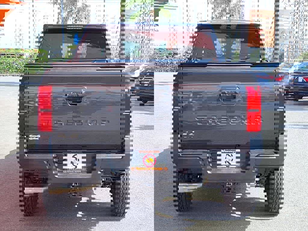 Certified 2025 Toyota Tacoma SR image 5