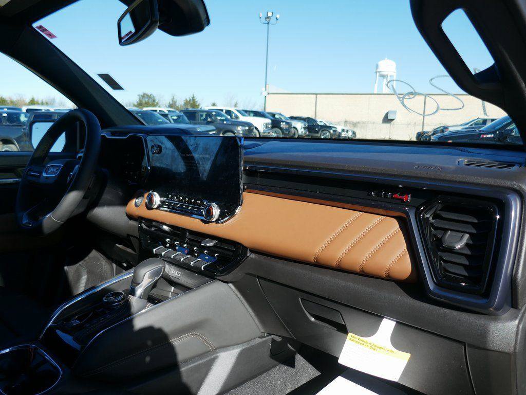 New 2026 GMC Canyon AT4 w/ Technology Plus Package image 9