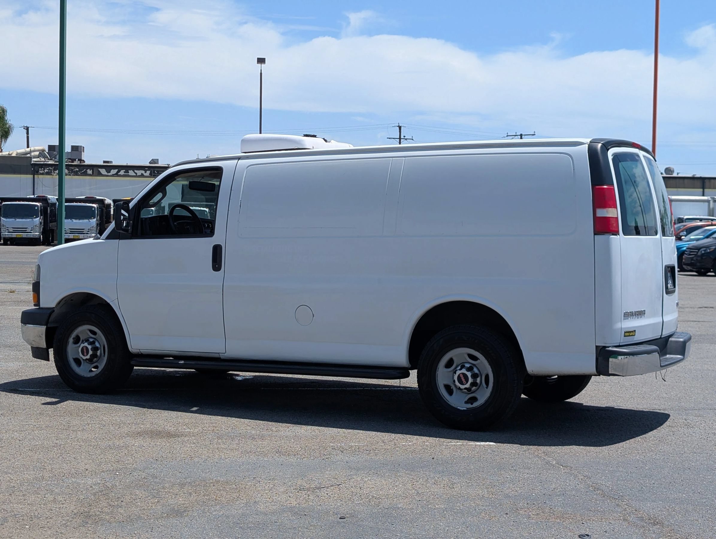 Used 2017 GMC Savana 2500 RWD image 5