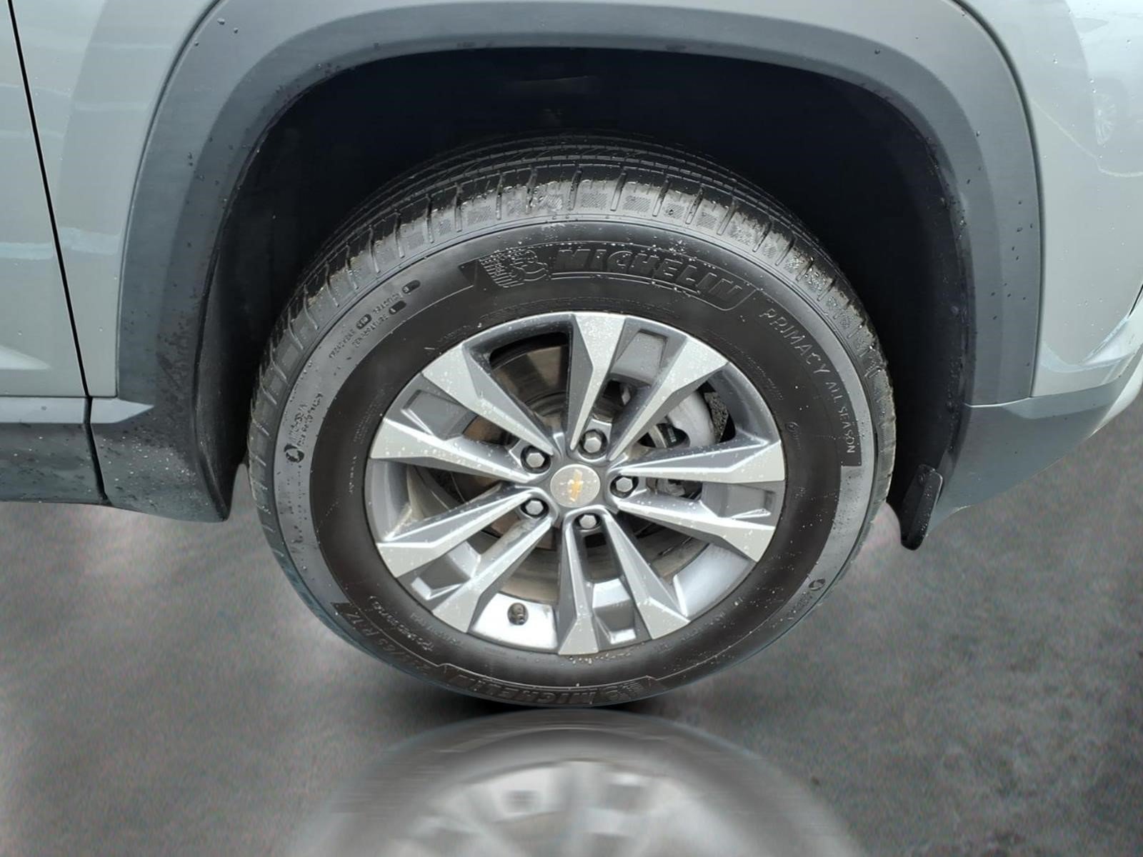 Used 2026 Chevrolet Equinox LT AWD/4WD image 10