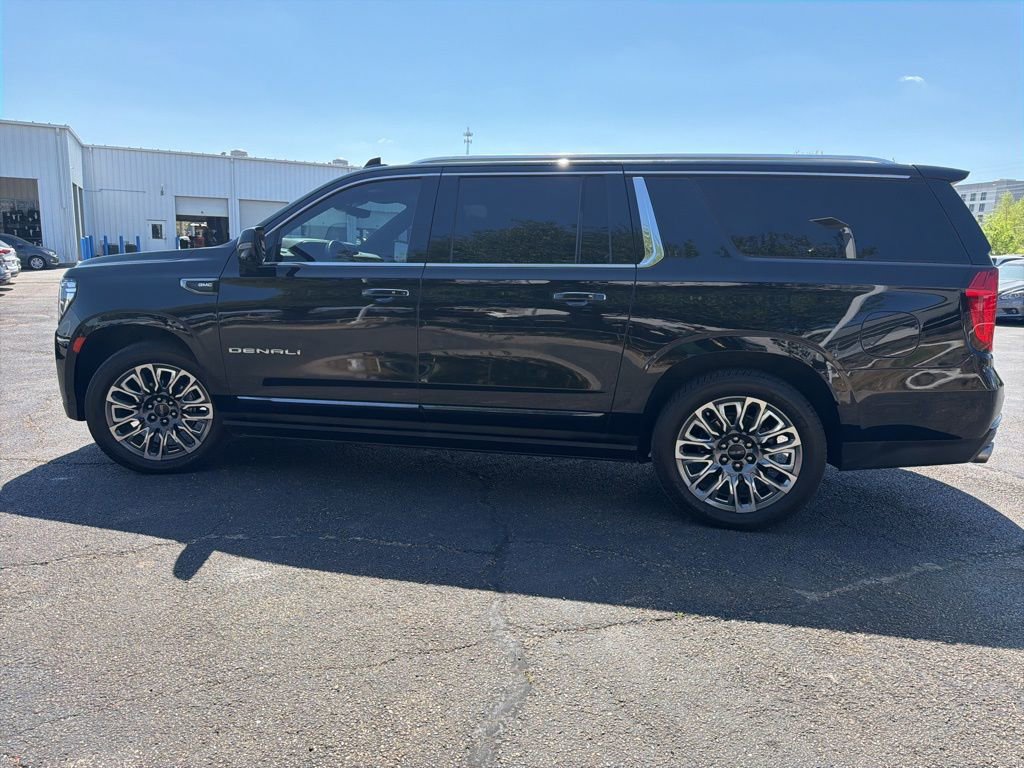 Used 2023 GMC Yukon XL Denali Ultimate image 6