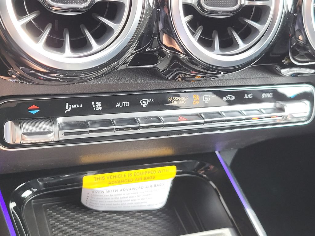 Used 2025 Mercedes-Benz GLB 250 4MATIC image 24