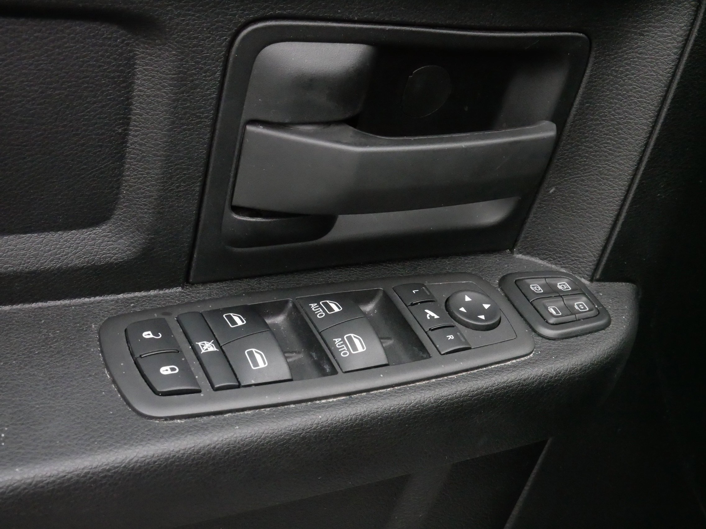 Used 2024 RAM 3500 Tradesman w/ Chrome Appearance Group image 19