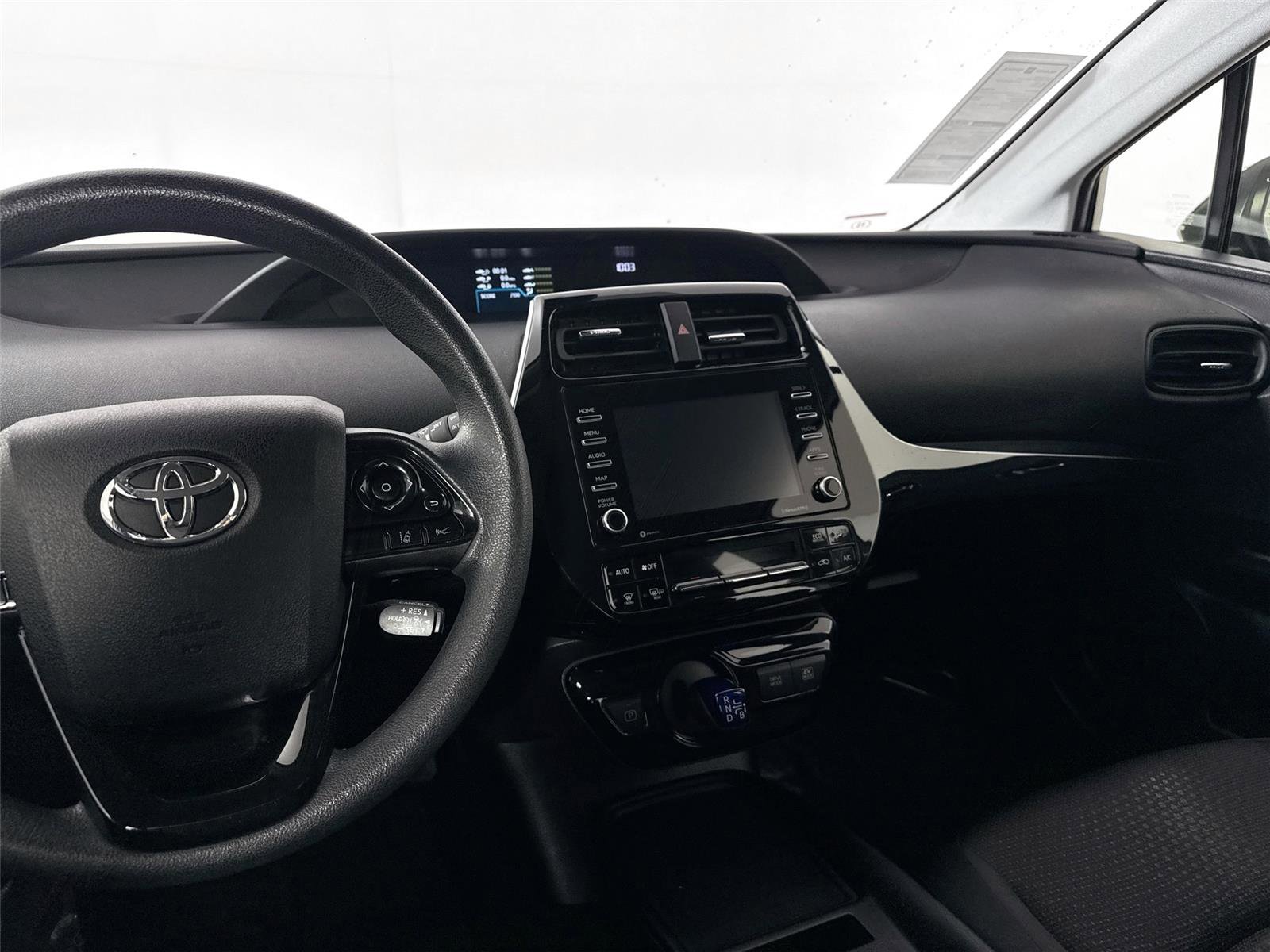 Certified 2022 Toyota Prius LE image 29