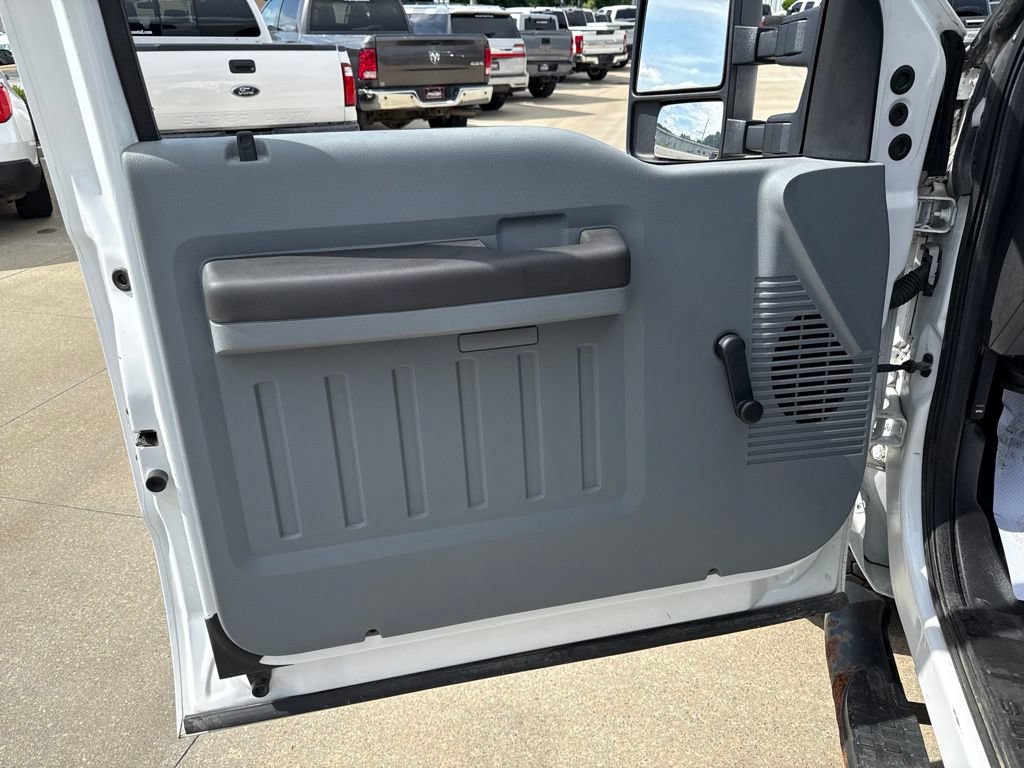 Used 2016 Ford F250 XL w/ XL Appearance Package AWD/4WD image 19