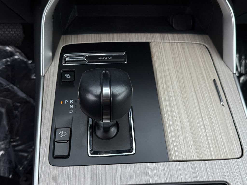 Used 2024 MAZDA CX-90 Plug-In Hybrid w/ Preferred AWD/4WD image 19
