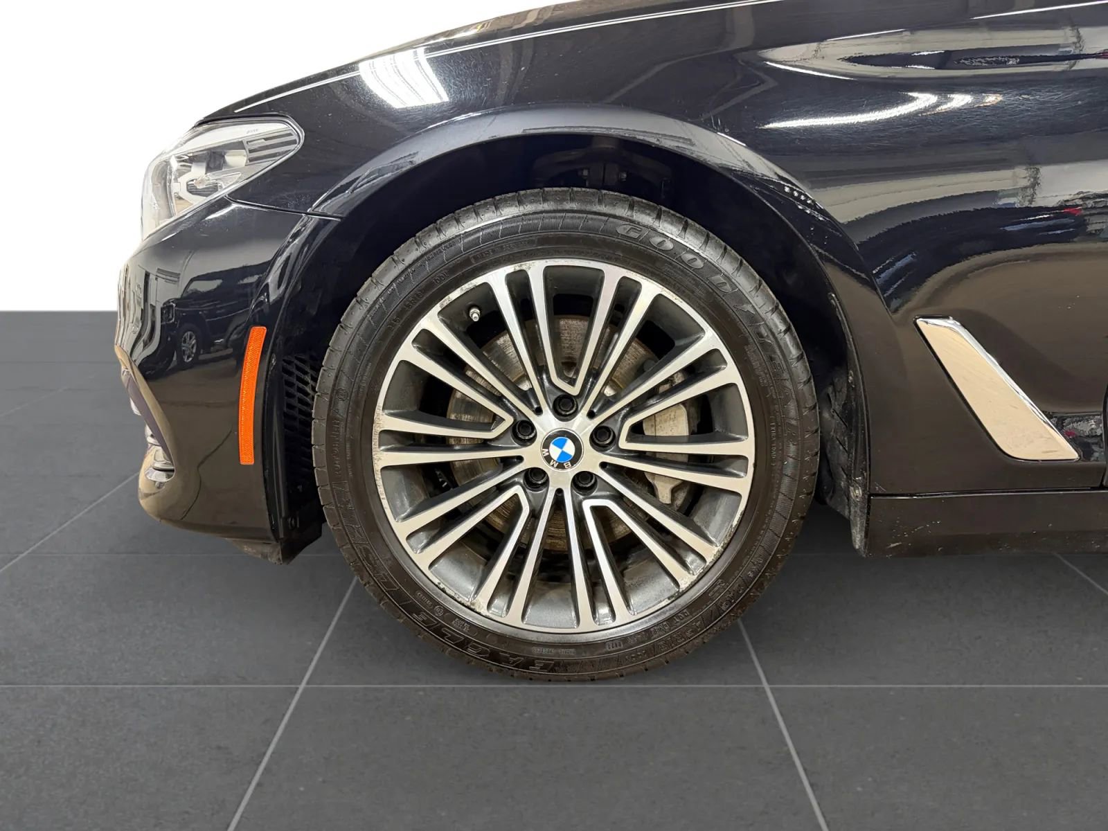 Used 2018 BMW 530i xDrive 530i xDrive Sedan 4D w/ Premium Package image 14