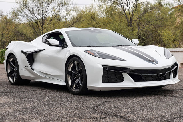 Used 2026 Chevrolet Corvette Z06 w/ Stealth Interior Trim Package RWD image 22