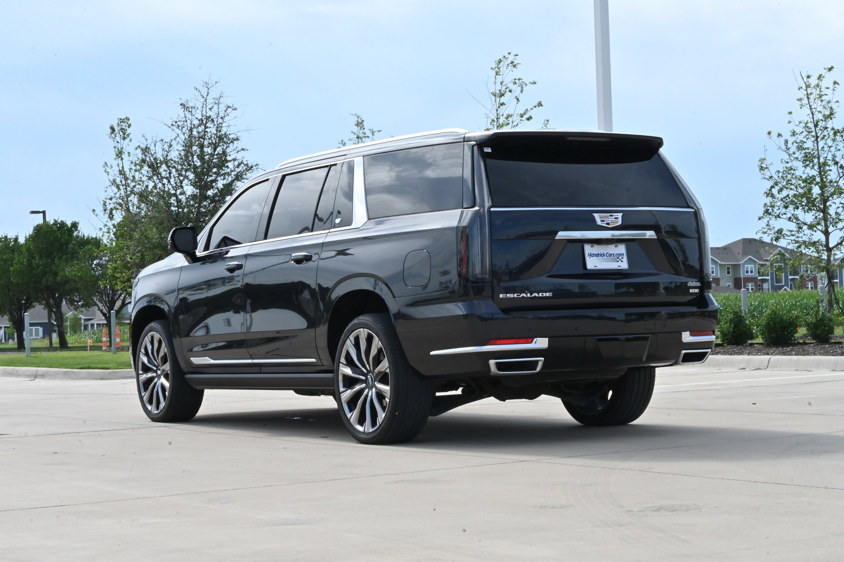 Used 2025 Cadillac Escalade ESV Premium Luxury Platinum AWD/4WD image 7