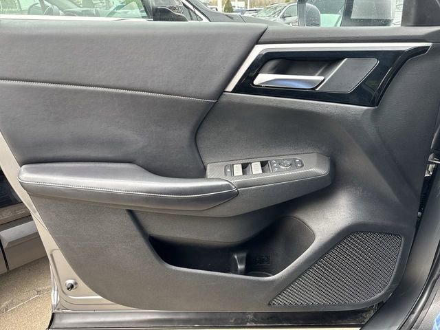 Used 2023 Mitsubishi Outlander SE image 22