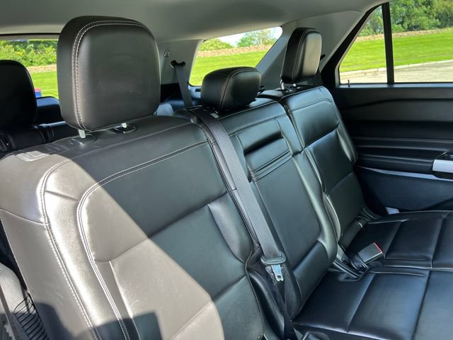 Used 2023 Ford Explorer XLT w/ Equipment Group 202A AWD/4WD image 33
