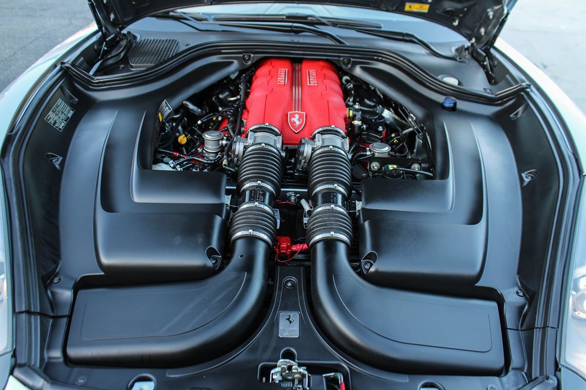 Used 2012 Ferrari California RWD image 13