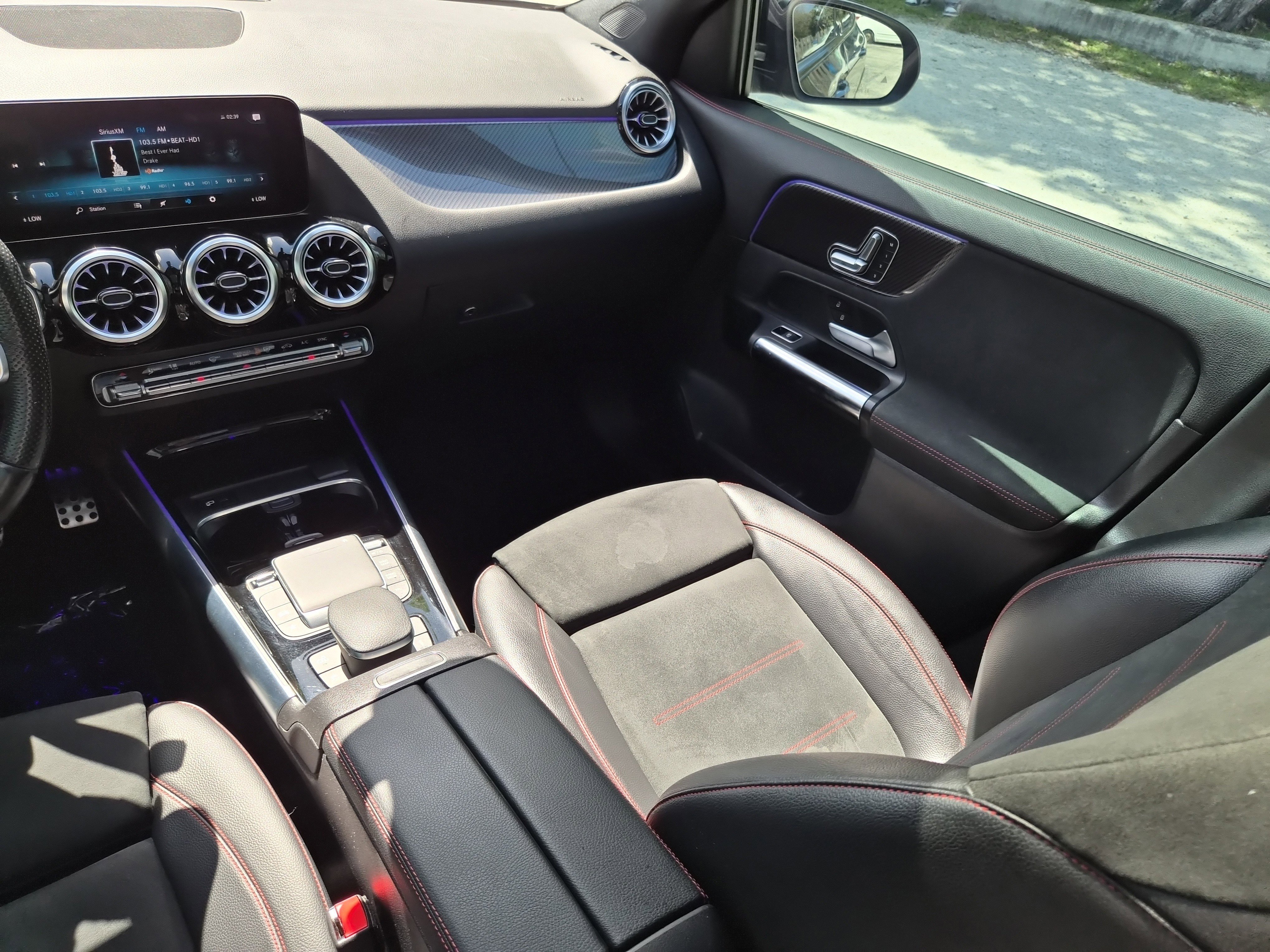 Used 2022 Mercedes-Benz GLA 35 AMG 4MATIC w/ Premium Package Lite image 13