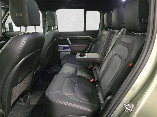 Used 2024 Land Rover Defender 130 X-Dynamic SE AWD/4WD image 13
