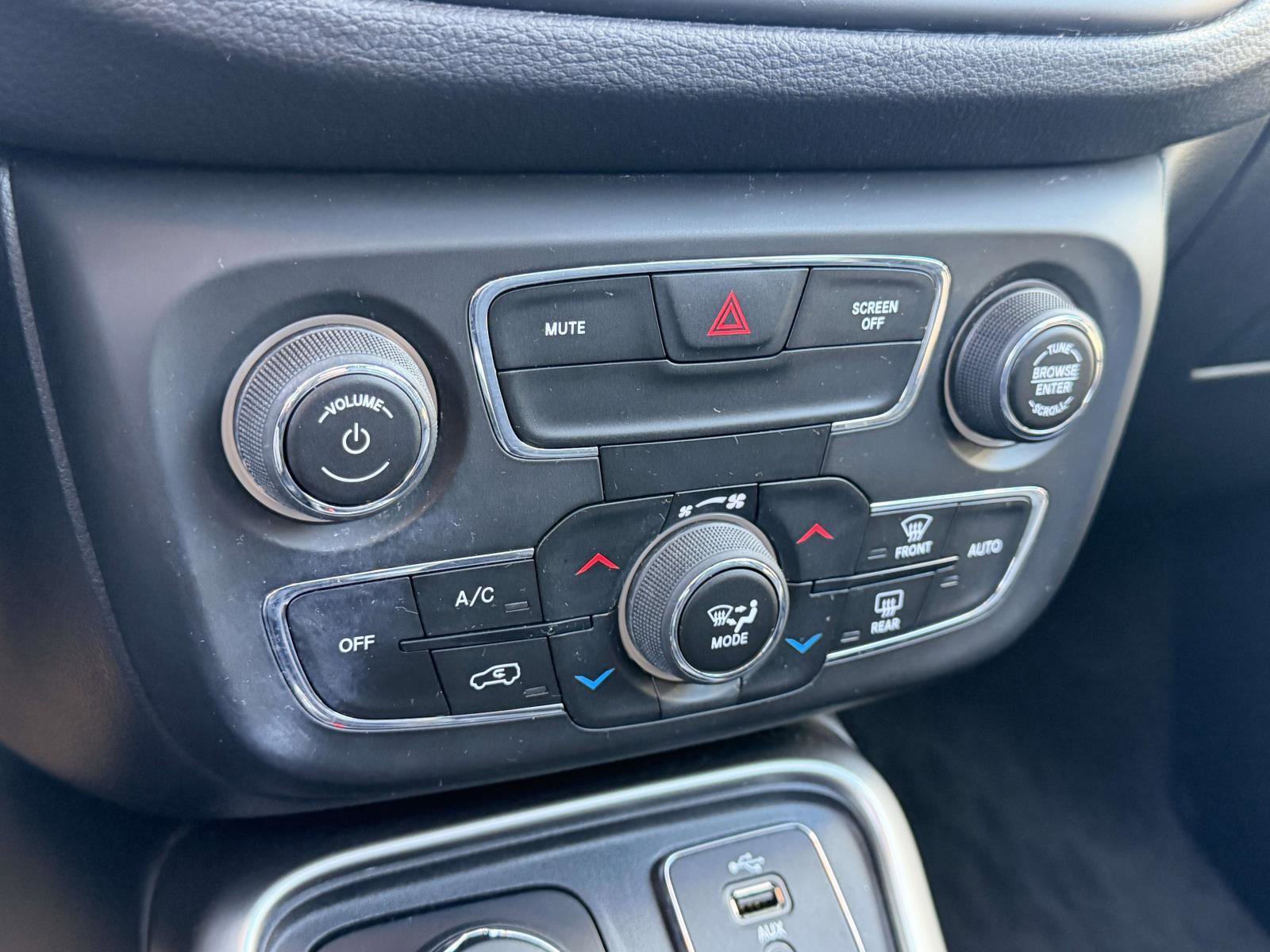 Used 2018 Jeep Compass Latitude w/ Popular Equipment Group image 32