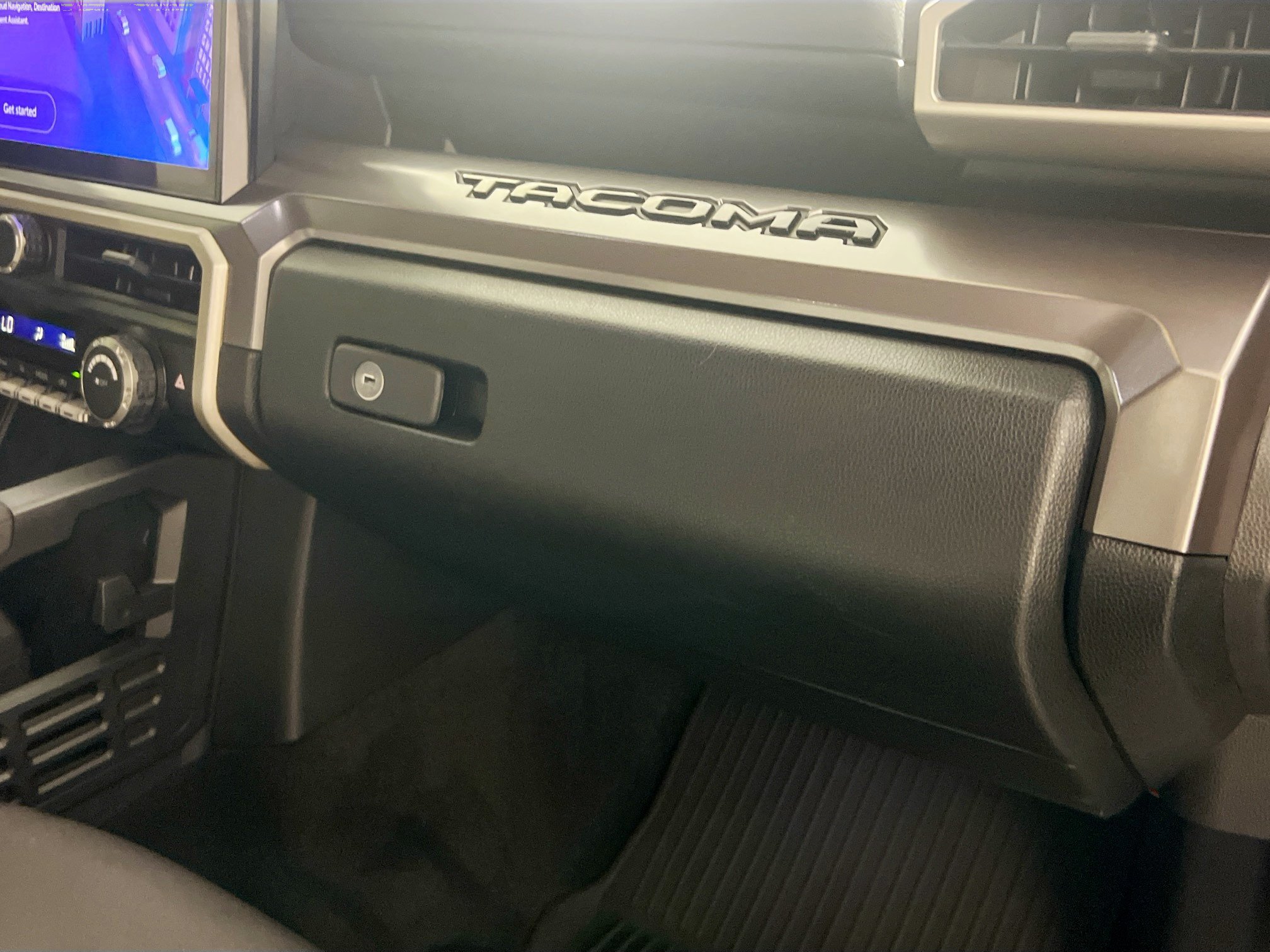 Used 2025 Toyota Tacoma TRD Off-Road AWD/4WD image 34