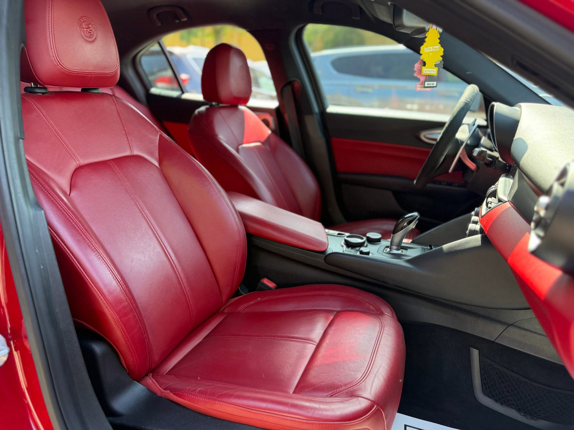 Used 2019 Alfa Romeo Giulia w/ Quick Order Package 22K Sport RWD image 17