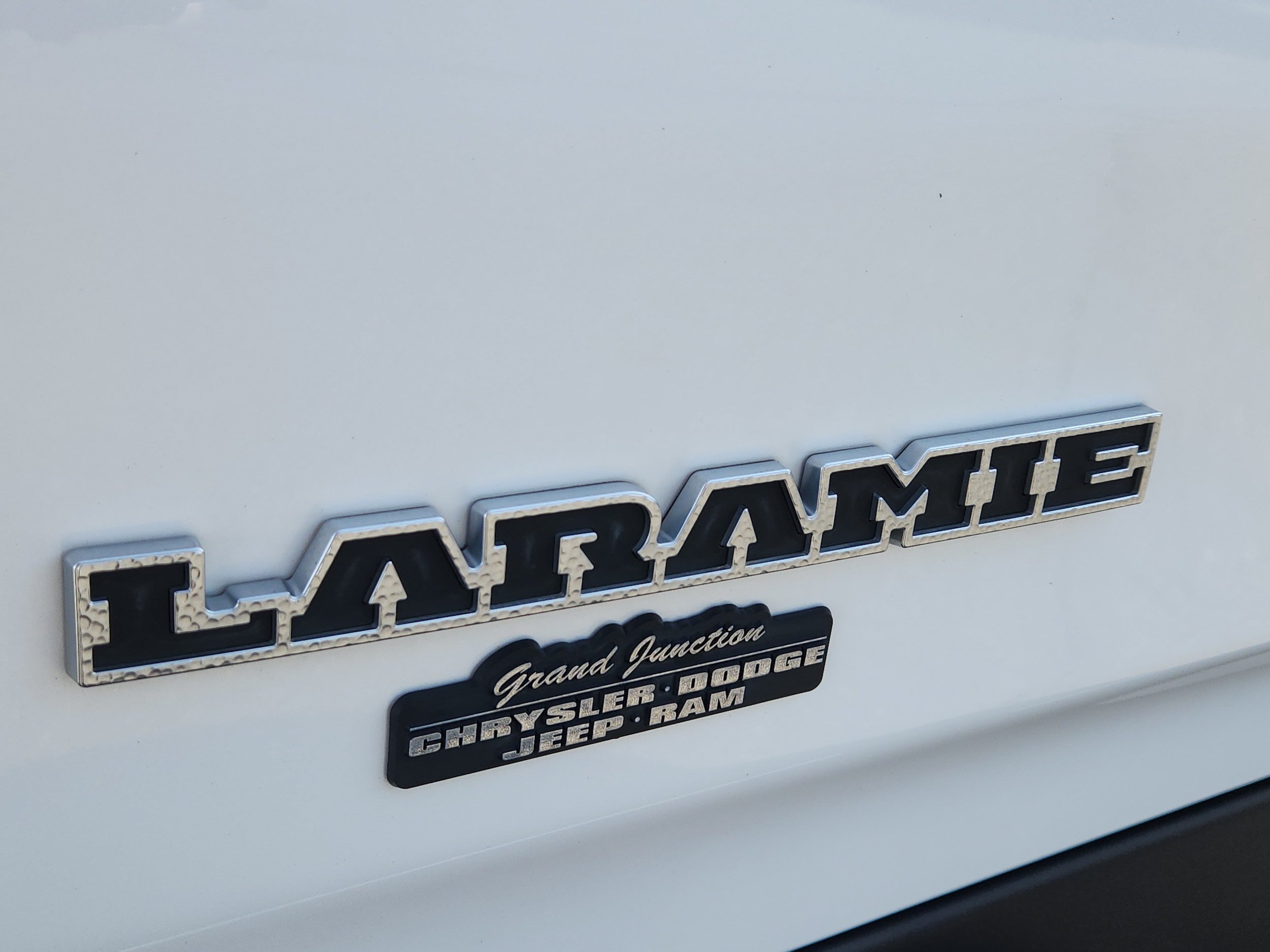 Used 2025 RAM 1500 Laramie AWD/4WD image 6