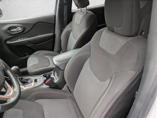 Used 2016 Jeep Cherokee Latitude image 23