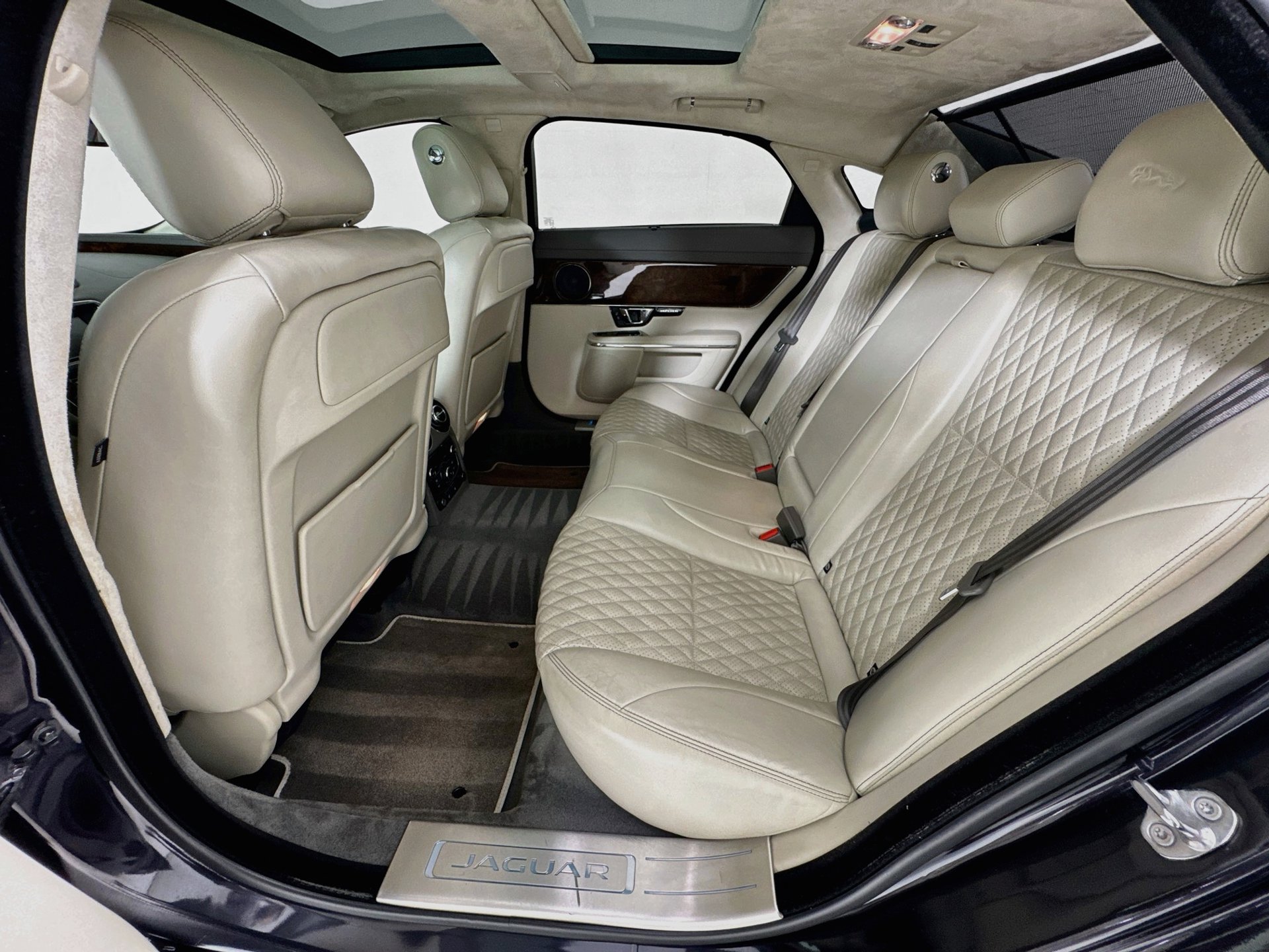 Used 2017 Jaguar XJ L Portfolio RWD image 24