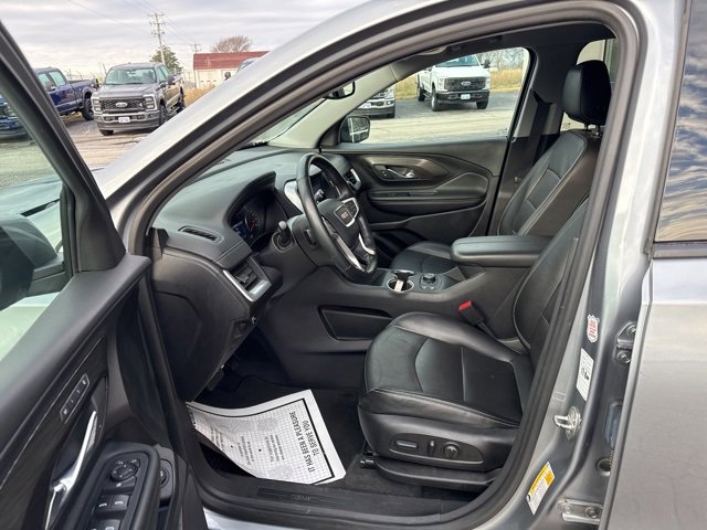 Used 2024 GMC Terrain SLT image 11
