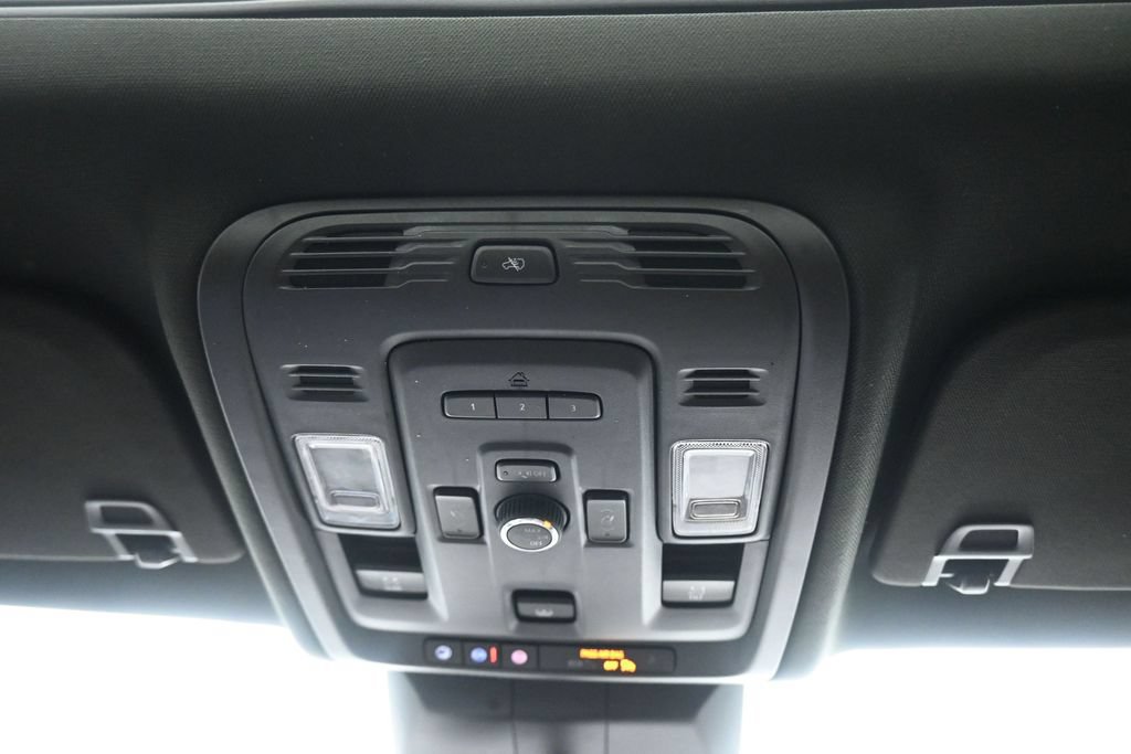 Used 2024 Cadillac Escalade ESV Premium Luxury w/ LPO, Floor Liner Package AWD/4WD image 35