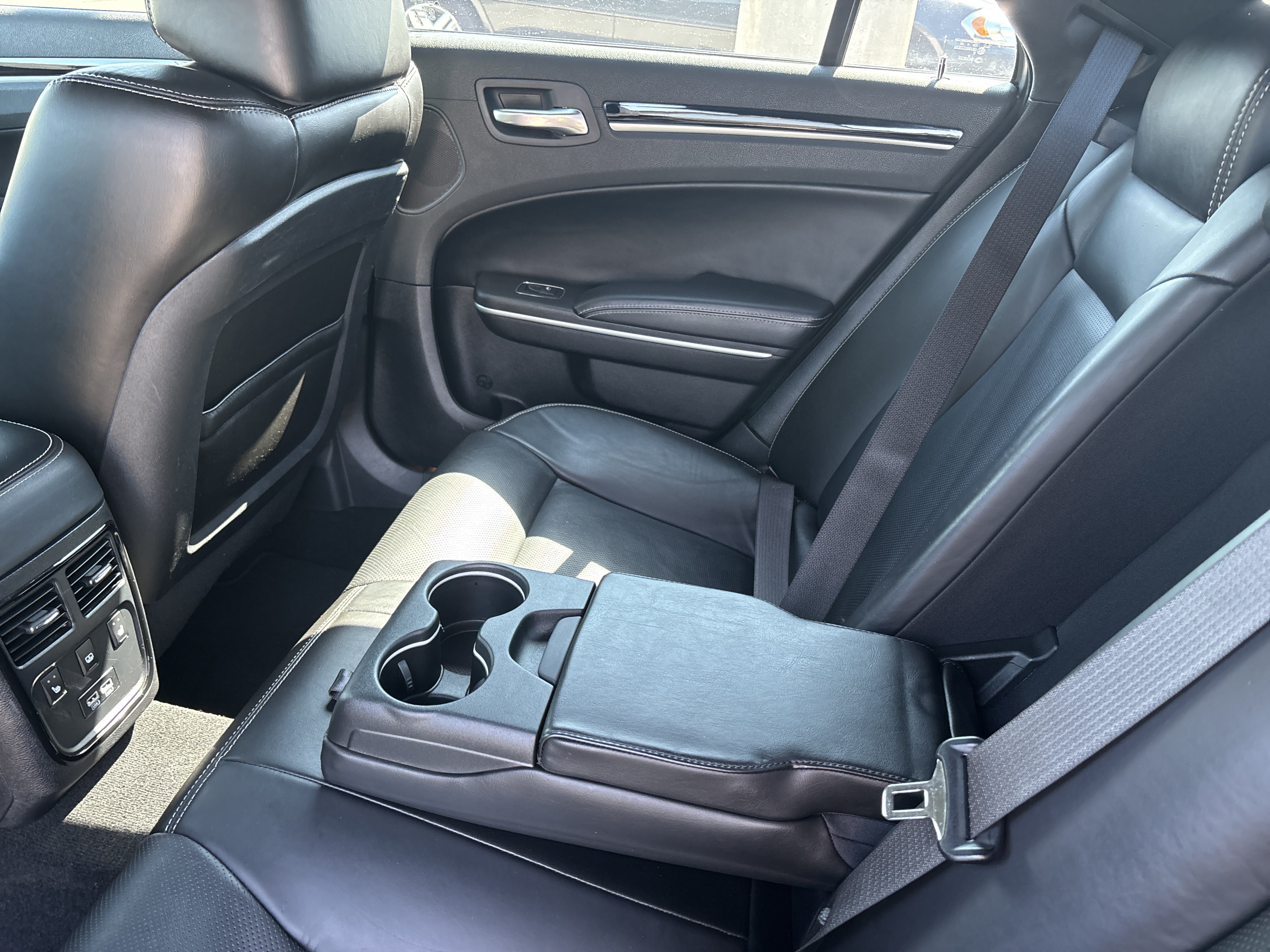 Used 2021 Chrysler 300 S w/ S Model Appearance Package RWD image 31