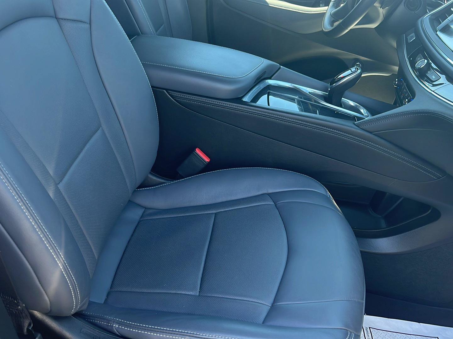 Used 2019 Buick Enclave Essence AWD/4WD image 34