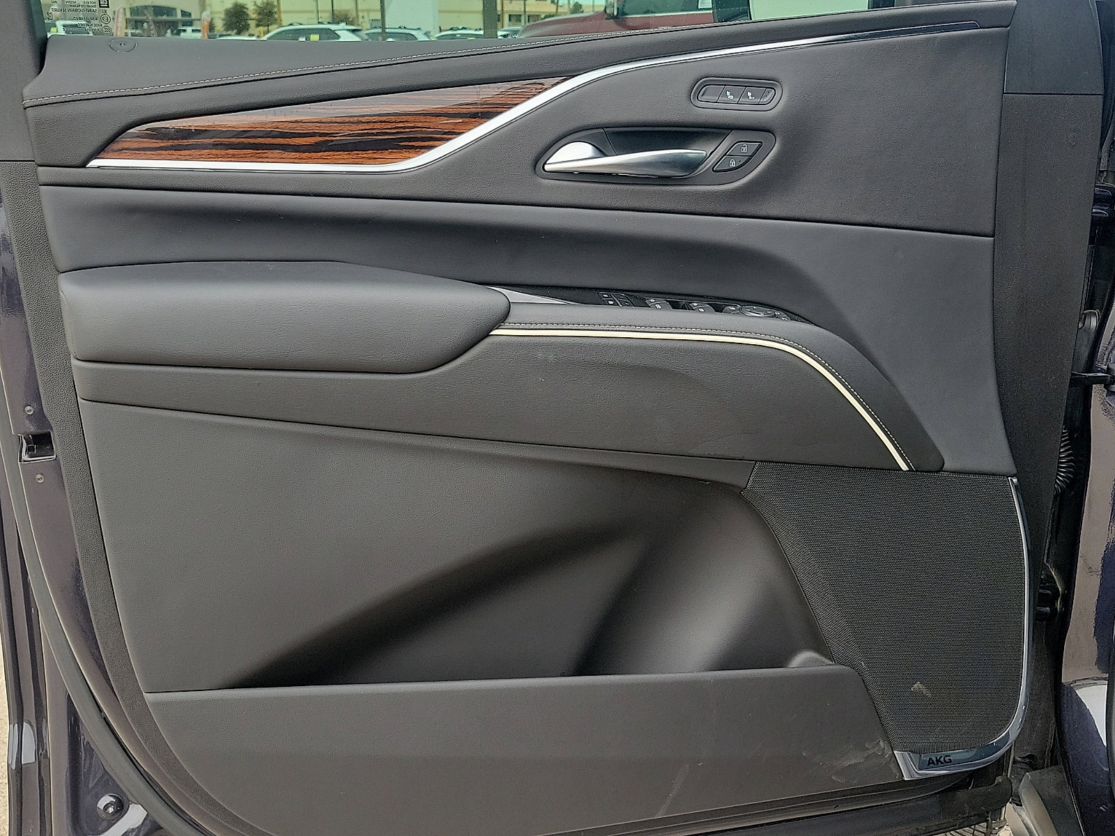 Used 2022 Cadillac Escalade ESV Luxury image 11