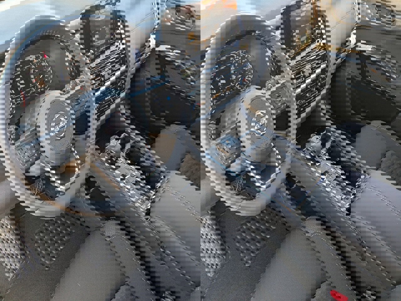 New 2025 Nissan Pathfinder SV image 11