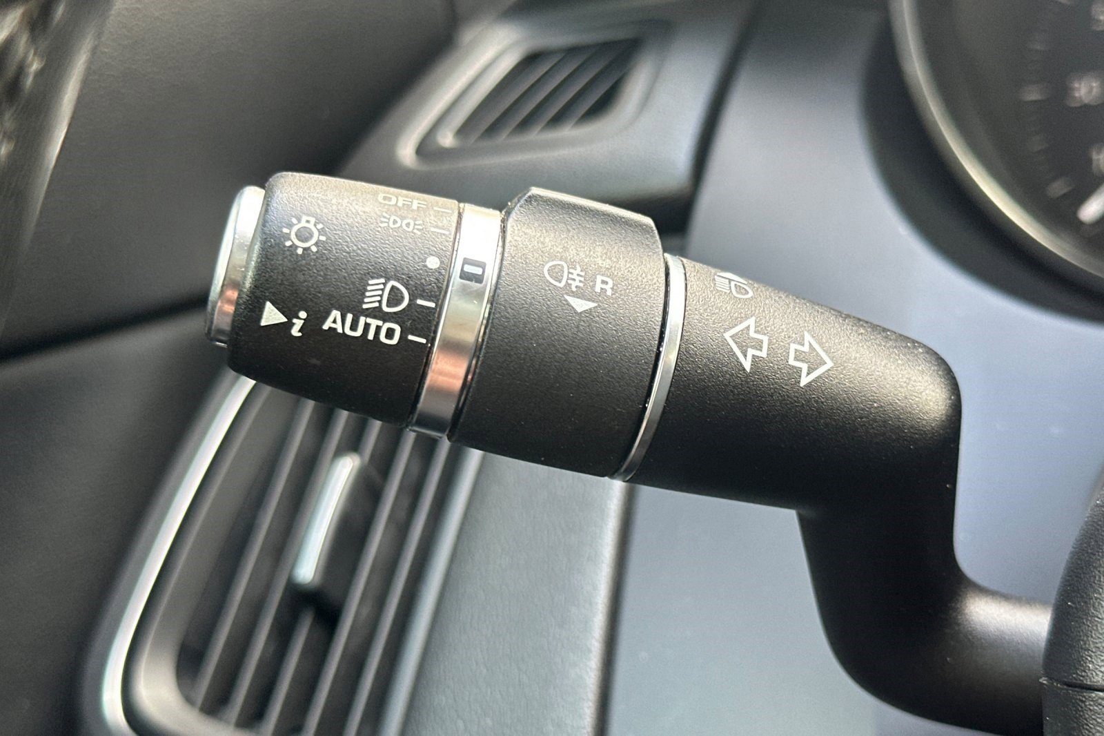 Used 2018 Jaguar E-PACE SE AWD/4WD image 31