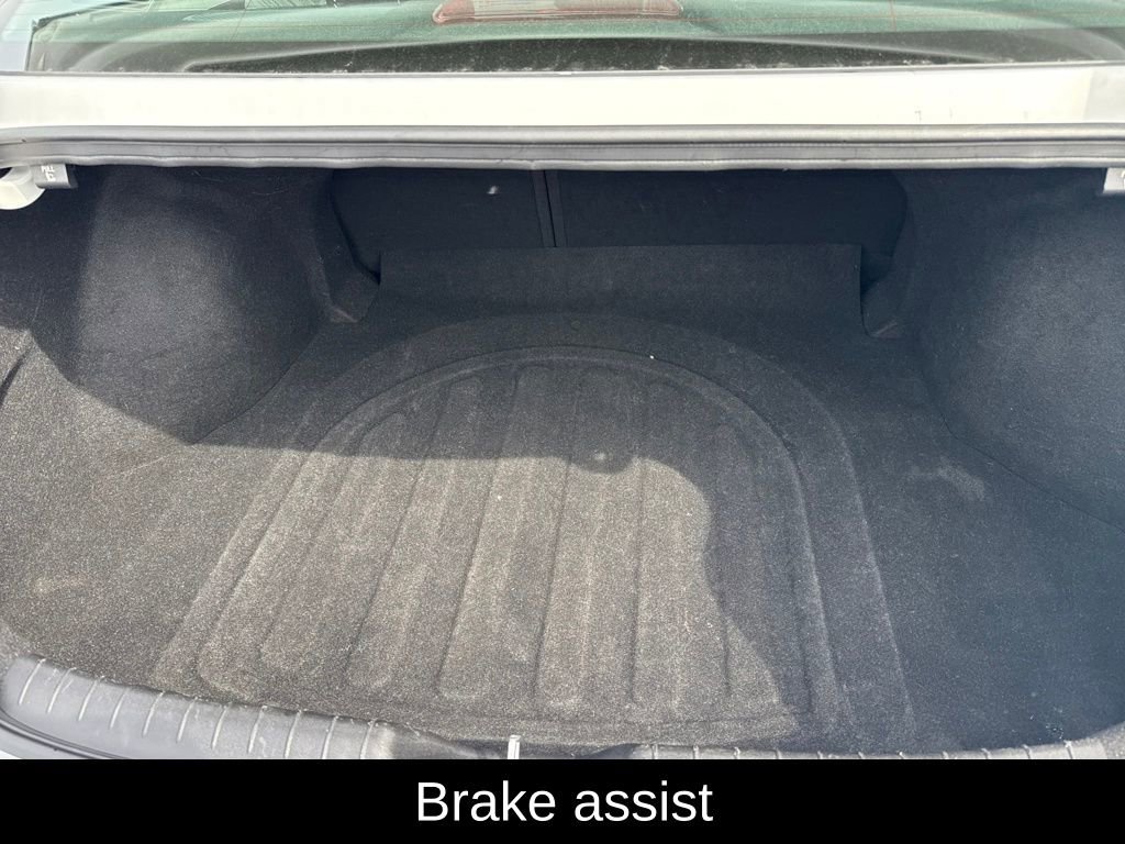 Used 2021 Hyundai Elantra Limited image 11