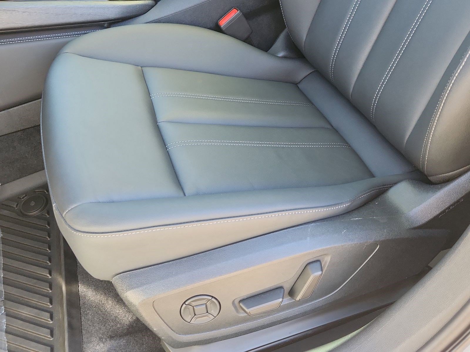 Used 2025 Audi A5 2.0T Premium w/ Convenience Package image 8