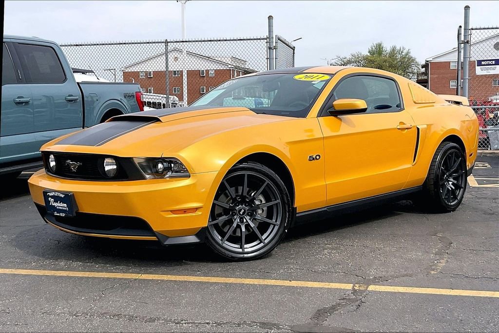 Used 2011 Ford Mustang GT Premium w/ GT Coupe Accessory Pkg 5 RWD image 11