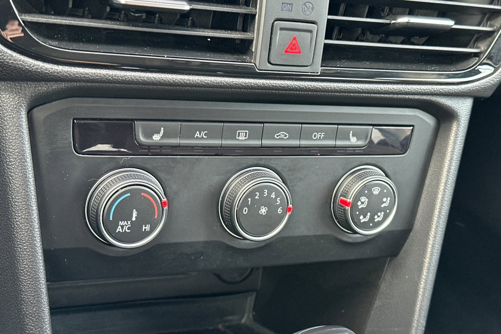 Used 2022 Volkswagen Taos SE image 22