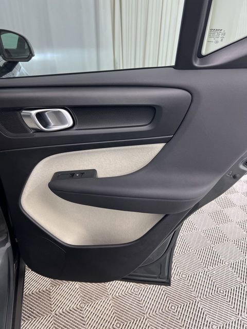 Used 2026 Volvo XC40 B5 Ultra w/ Protection Package Premier AWD/4WD image 19