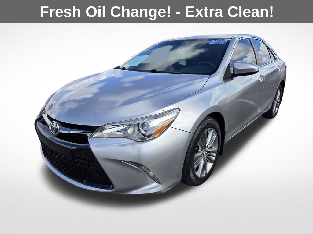 Used 2015 Toyota Camry SE image 3