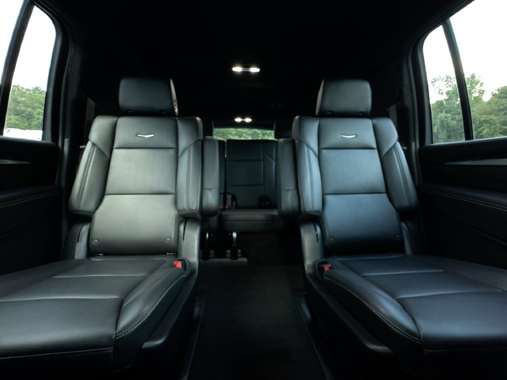 Used 2025 Cadillac Escalade ESV Luxury AWD/4WD image 34