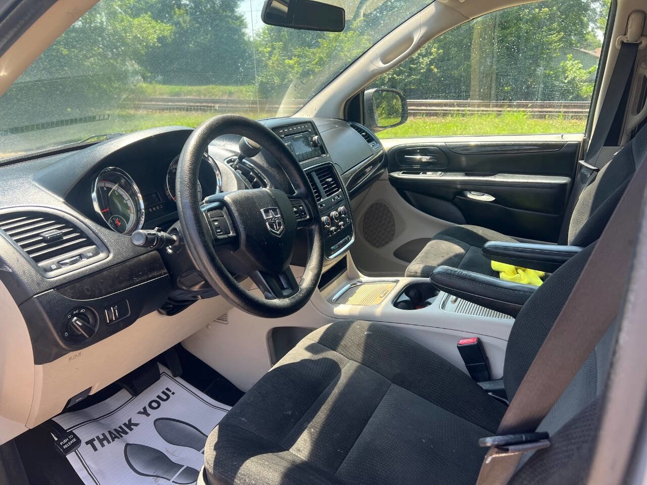 Used 2016 Dodge Grand Caravan SXT image 3