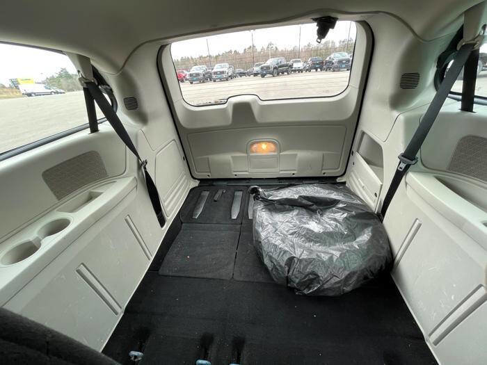 Used 2013 Dodge Grand Caravan American Value Package FWD image 22